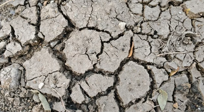 Молитви за дъжд в Кипър: Язовирите спадат драстично