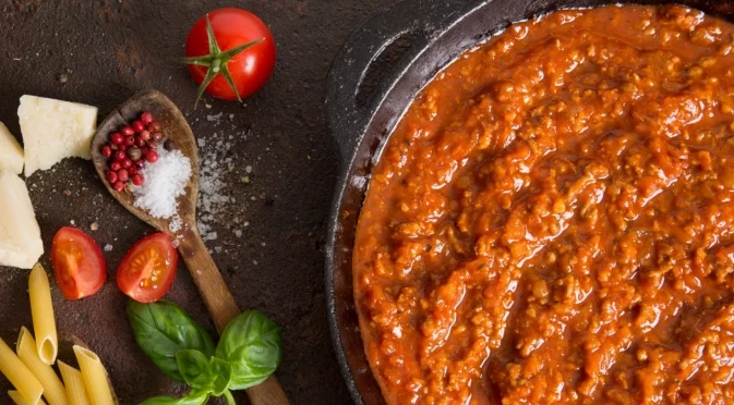 Италиански, ама български: Хванаха 42 тона лъжлив доматен сос