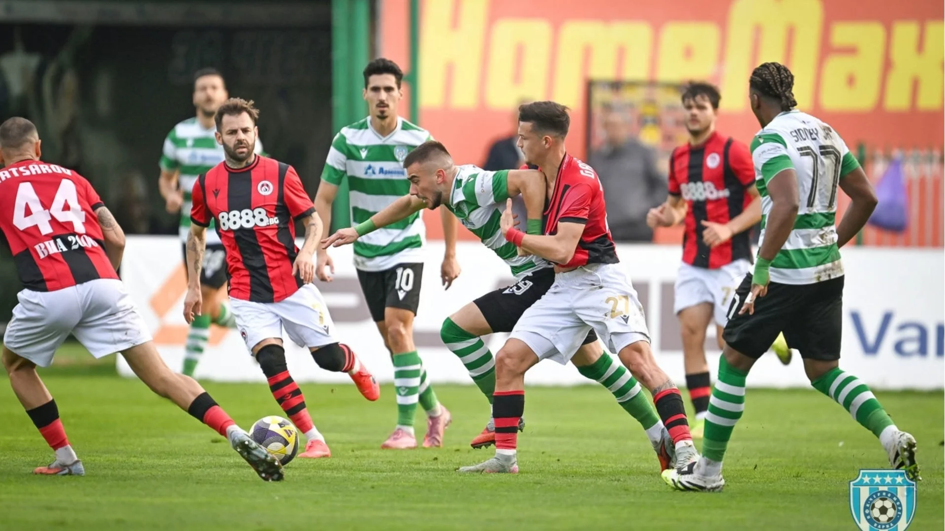 Локо София излъга безидеен Черно море на "Тича", защитник скри шапката на "моряците"