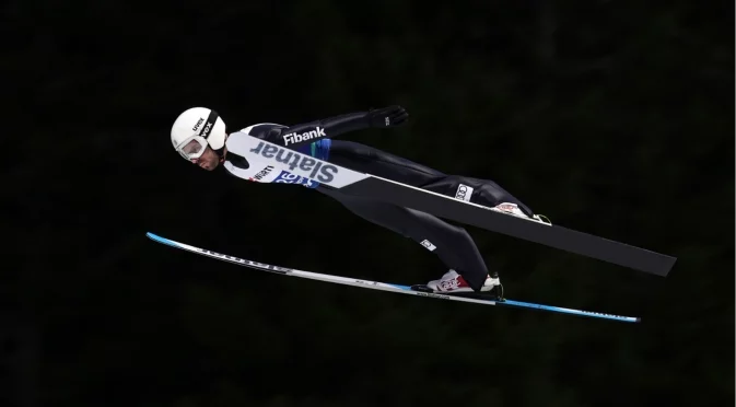 Чудесен Владимир Зографски записа силно класиране на старта на сезона в Световната купа по ски скокове