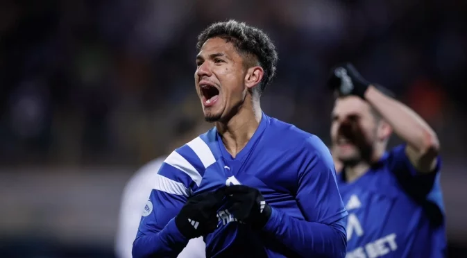 Героят на Левски срещу Монтана се жертва, за да направи жест към съотборник