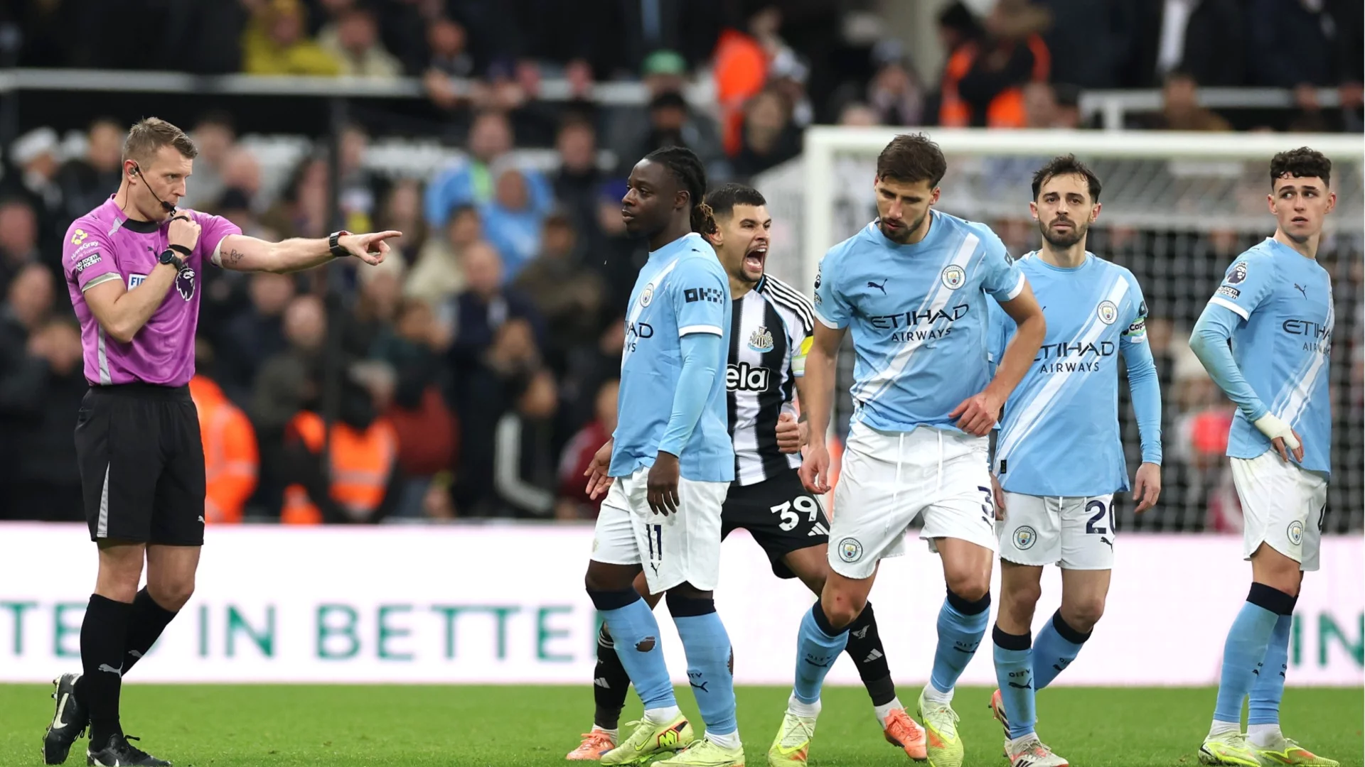 Не е само в България: ВАР разбуни духовете във Висшата лига, но Гуардиола не мрънка (ВИДЕО)