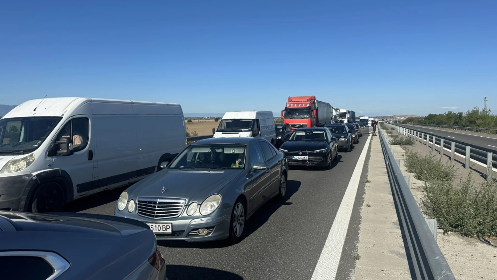 Заради катастрофа: Затруднено движение по АМ "Хемус" 