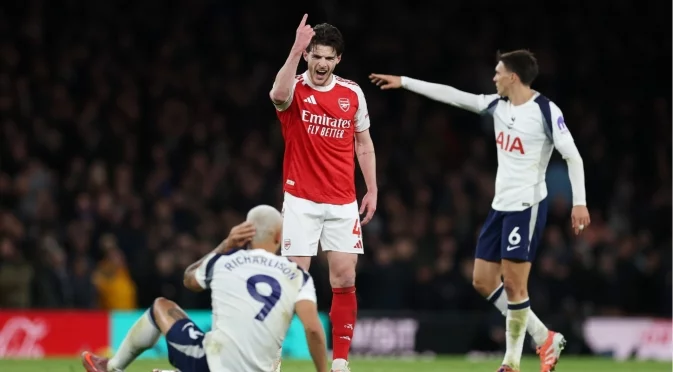 Неудържим Арсенал разгроми вечния враг Тотнъм и направи първата голяма крачка към титлата на Англия