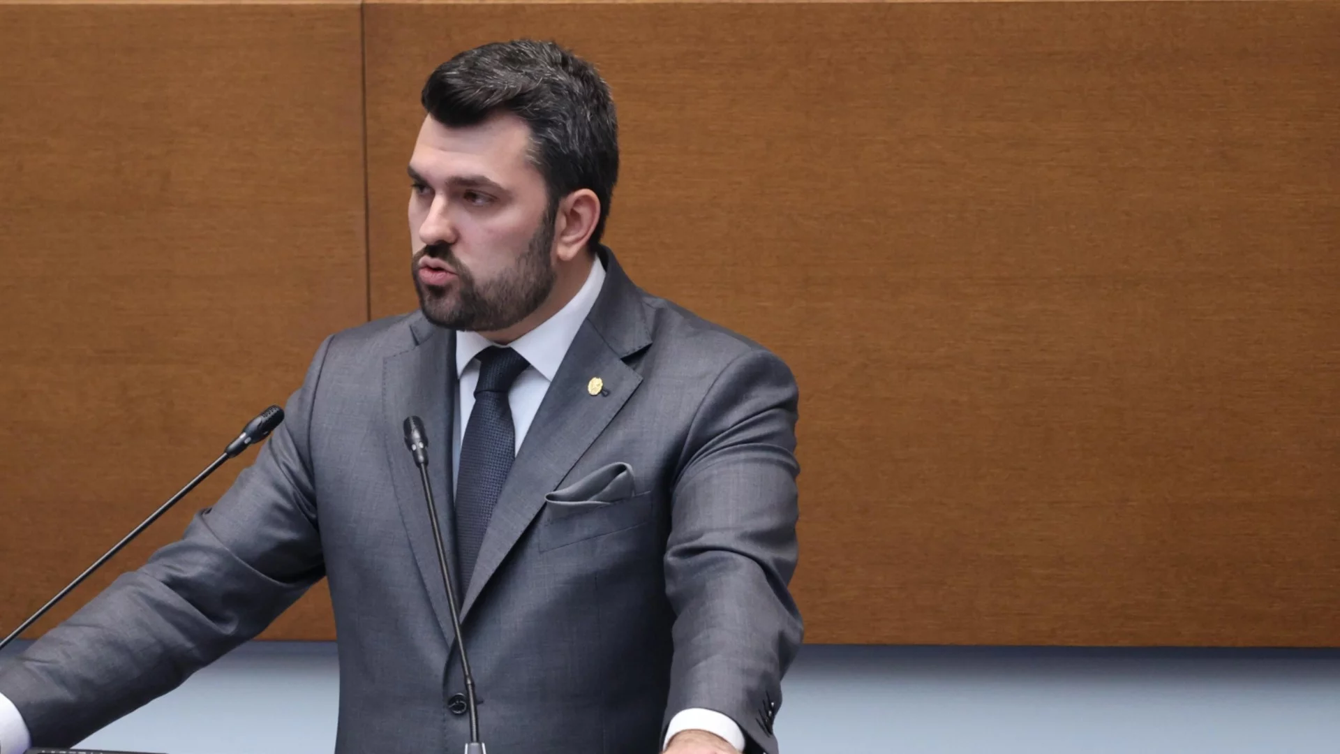 Политическо бездействие в Скопие: Външният министър заговори за мини по пътя към ЕС