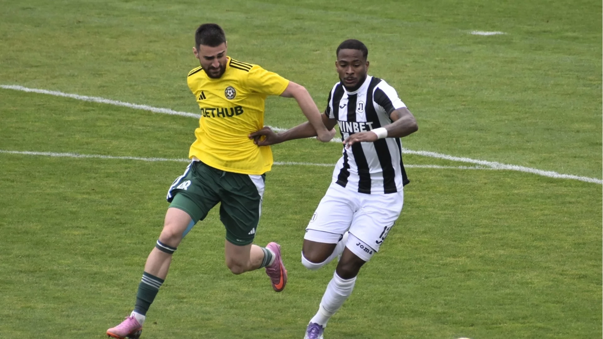 Става все по-хубаво за Левски: Локо Пловдив се издъни срещу последния в Първа лига