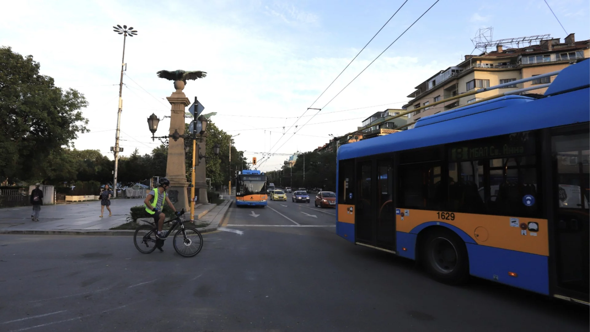 След протеста на медиците: Пуснаха движението на Орлов мост в София