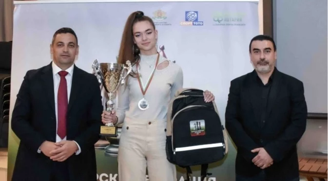 Анджелика Ненова стана държавна шампионка по шахмат за жени, 12-годишна завърши втора