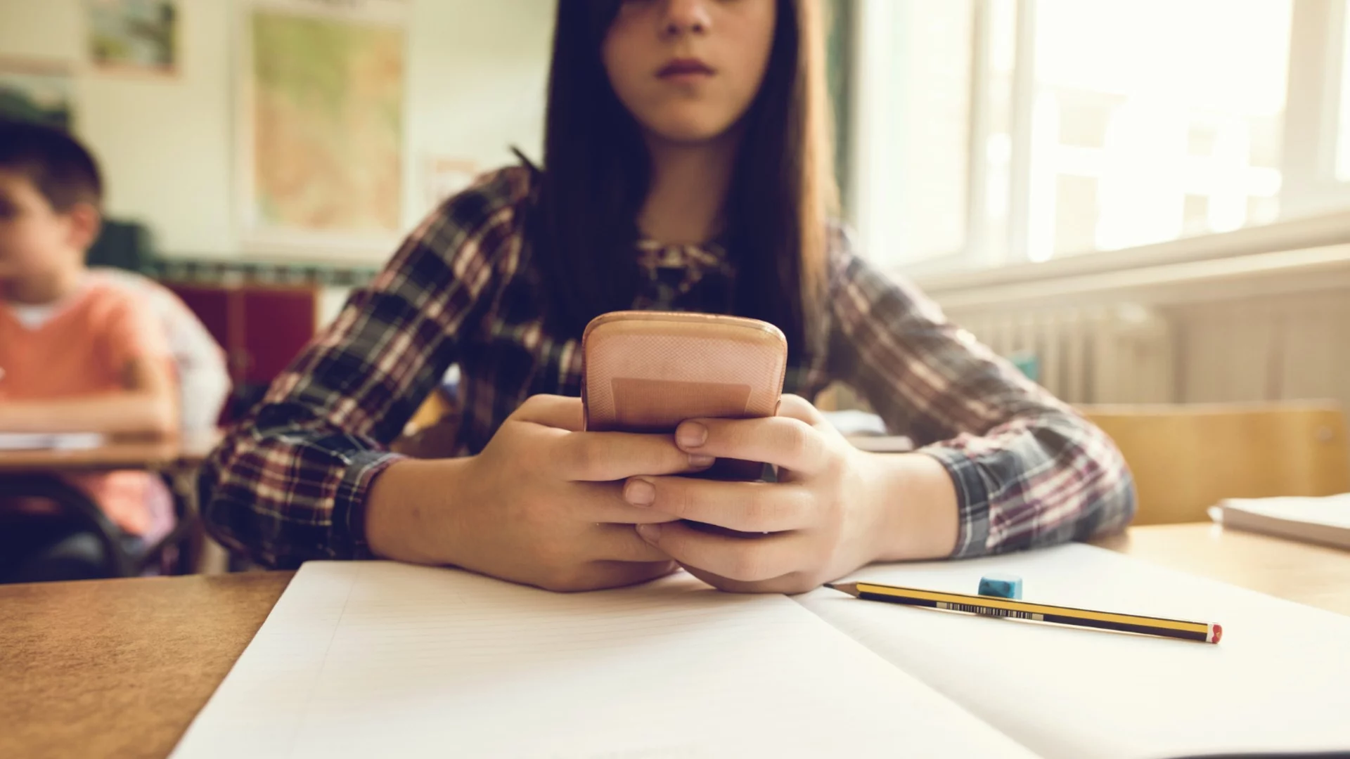 Забрана: Малайзия спира социалните мрежи за деца под 16 г.