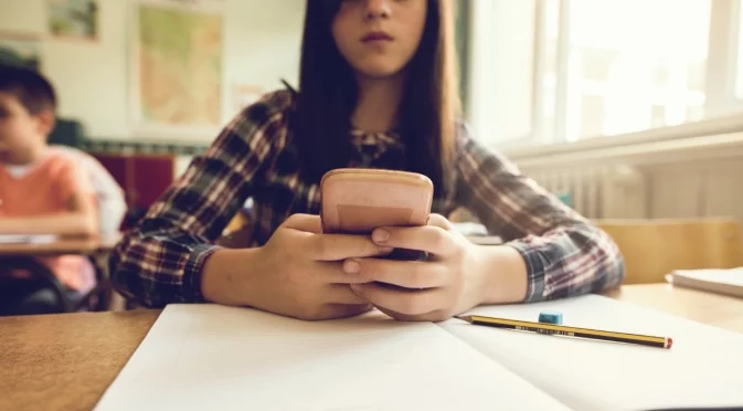 Забрана: Малайзия спира социалните мрежи за деца под 16 г.