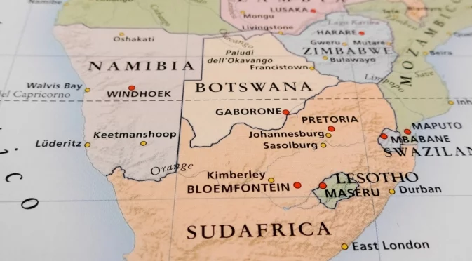 "Не съм расист": Чернокожият Адолф Хитлер иска властта в Намибия