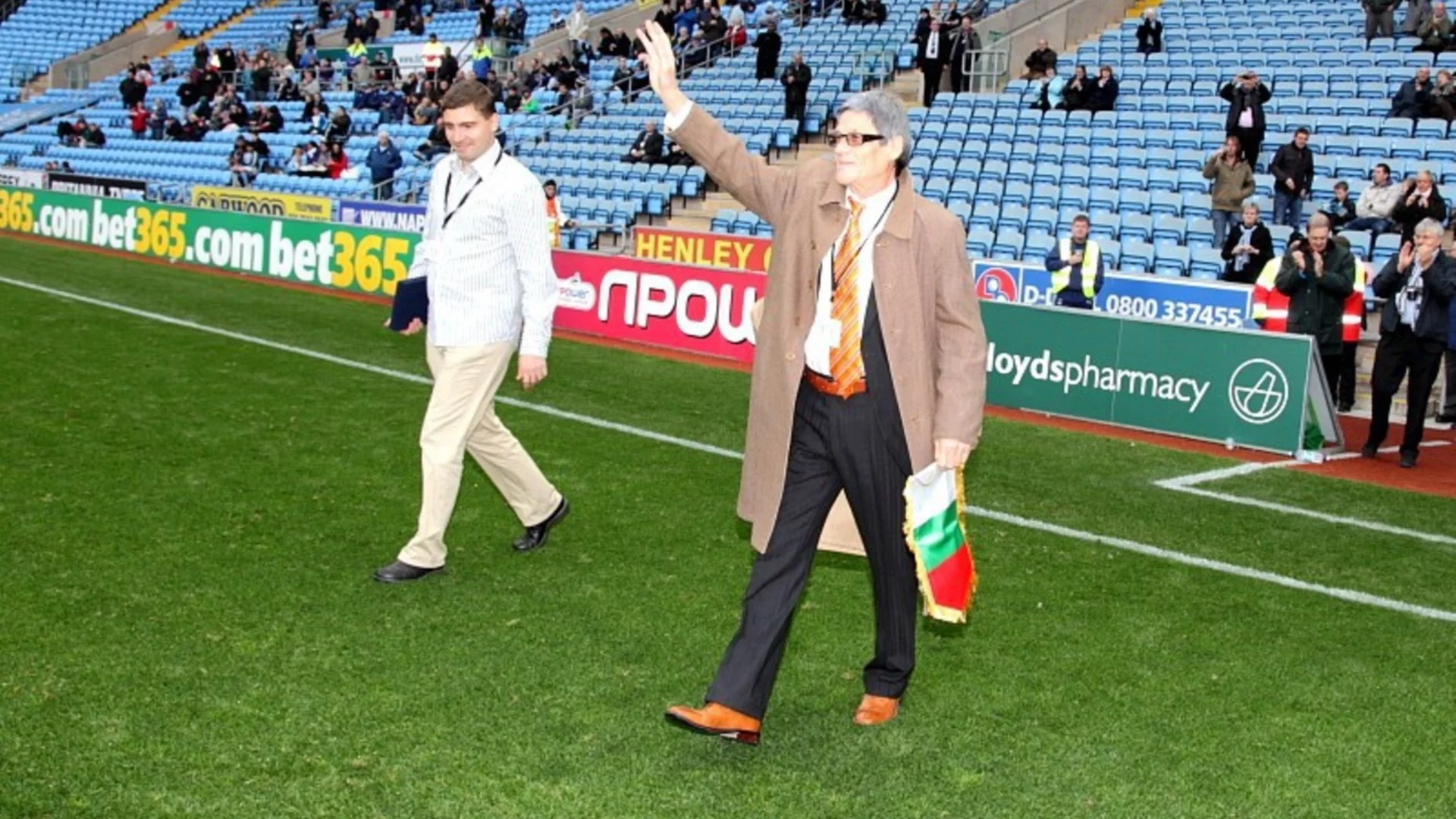 Вдигат паметник на легенда на българския футбол