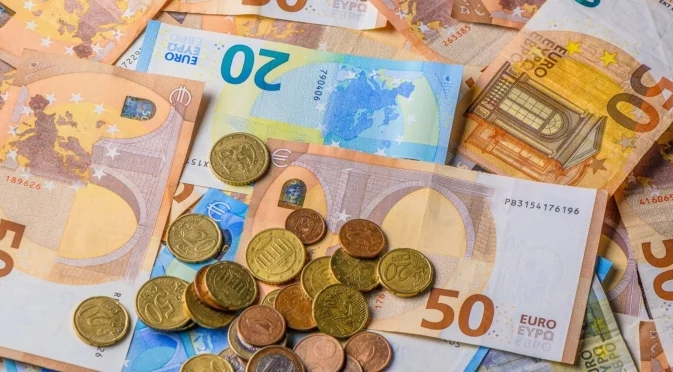 Две празнични пенсии за всички пенсионери: Предложение от АПС на Ахмед Доган