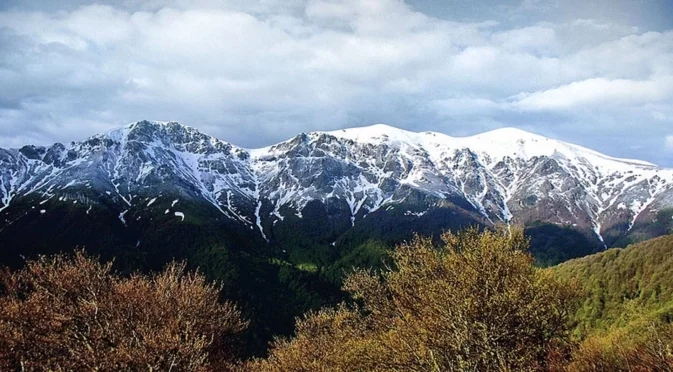 Снежно и хлъзгаво в планините, туристите да внимават