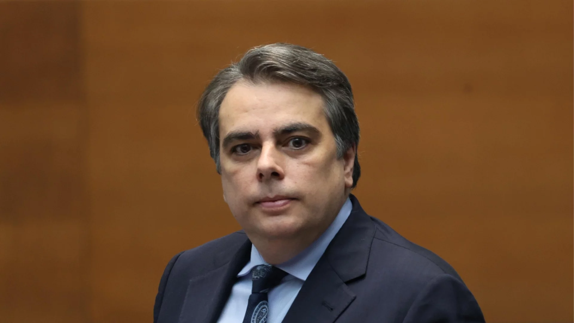 На втора инстанция: Асен Василев спечели дело за клевета срещу Делян Добрев