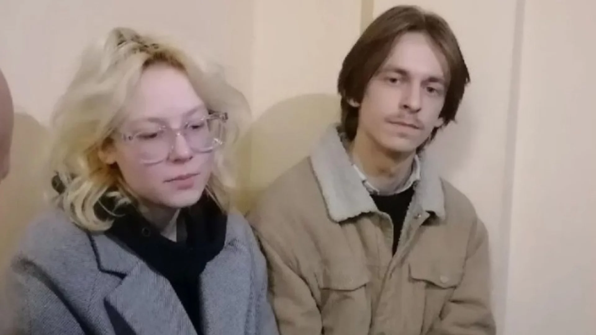 Пялата антивоенна песен руска певица излезе от ареста и избяга от Русия