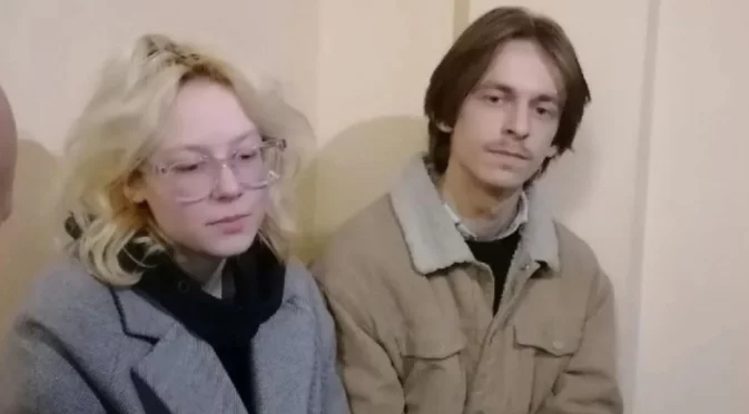 Пялата антивоенна песен руска певица излезе от ареста и избяга от Русия