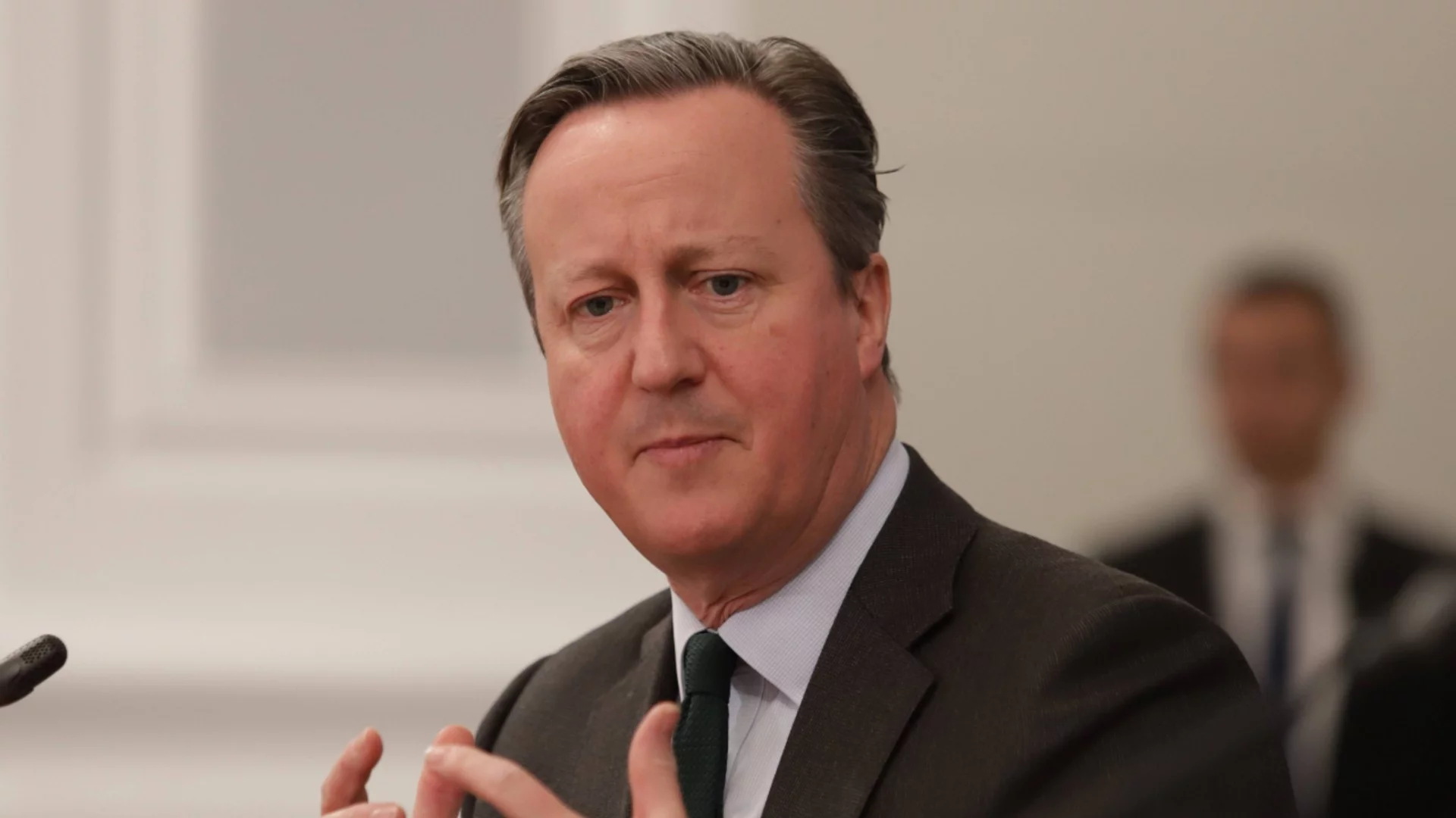 "Мъжете не говорят за здравето си": Дейвид Камерън се е сблъскал с рак на простатата