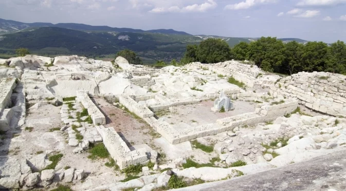 "Храм на Слънцето" и как Свещената зона разкрива тайните си: Проф. Николай Овчаров разказва