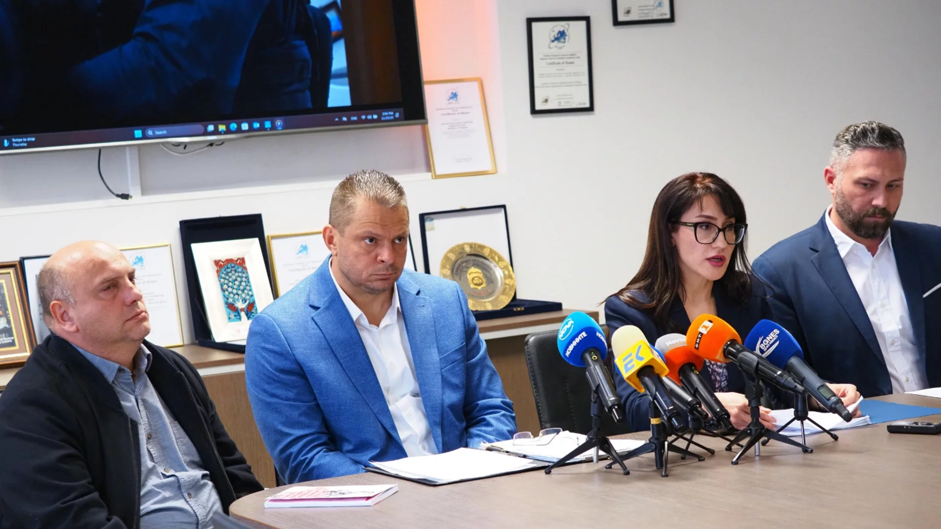 От 4000 да 15 000 евро до Западна Европа: Разбиха група за трафик на мигранти