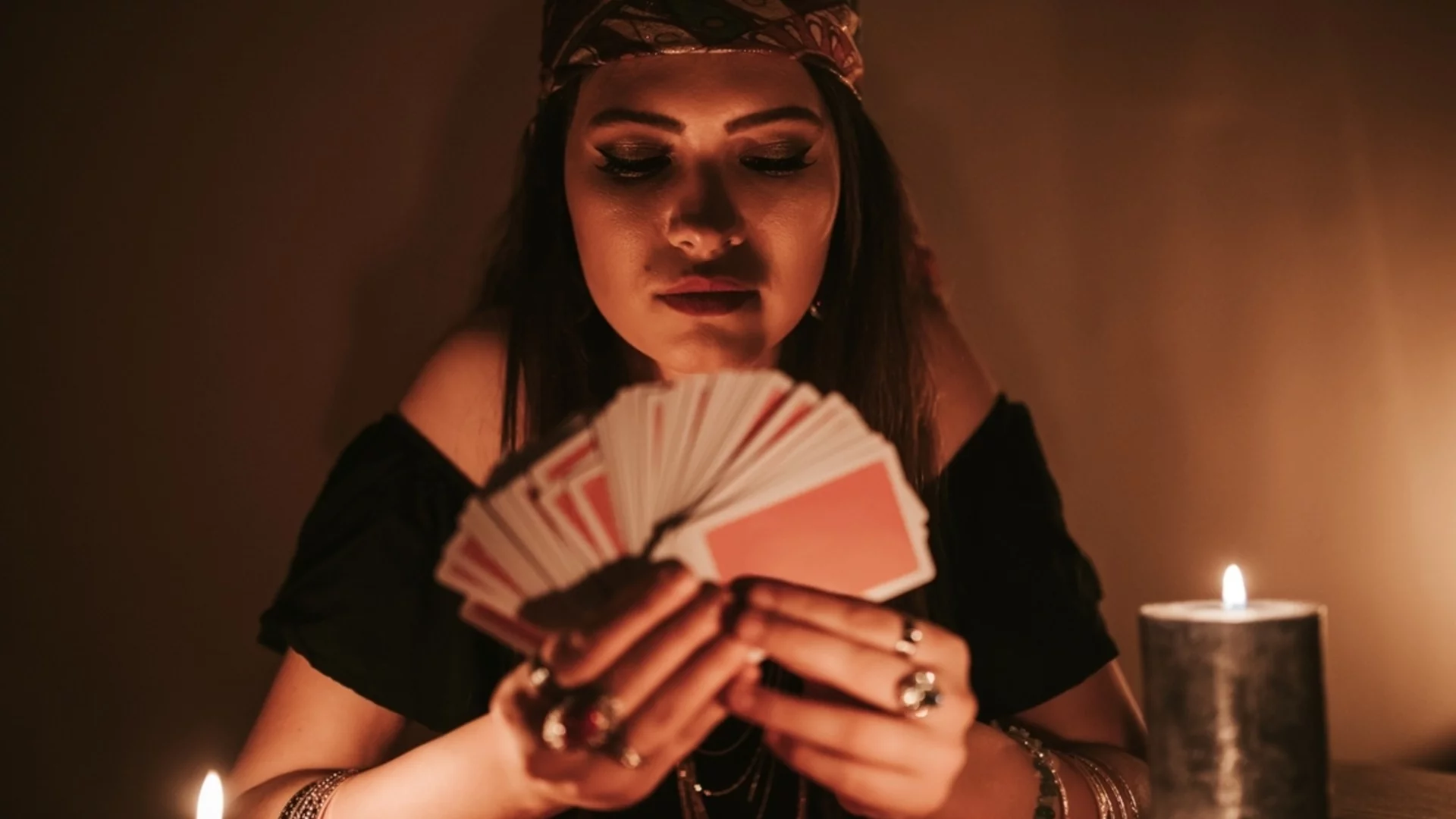 Хороскоп за днес, 26 ноември: Сряда подрежда картите на Рибите, но разбърква колодата на Лъвовете