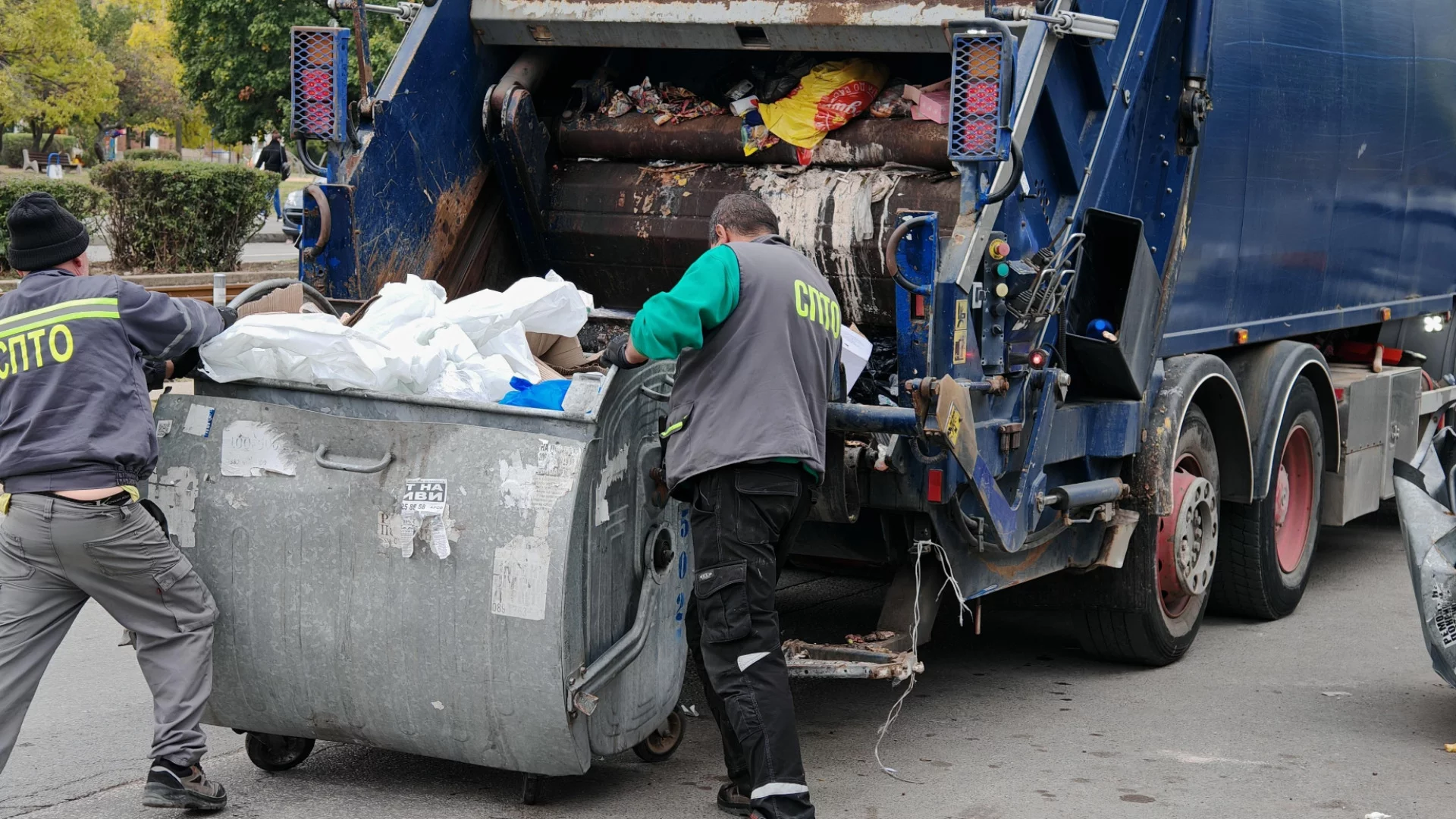Кофите преливат, вас ви чака същото: Боклукът в София не е решен проблем
