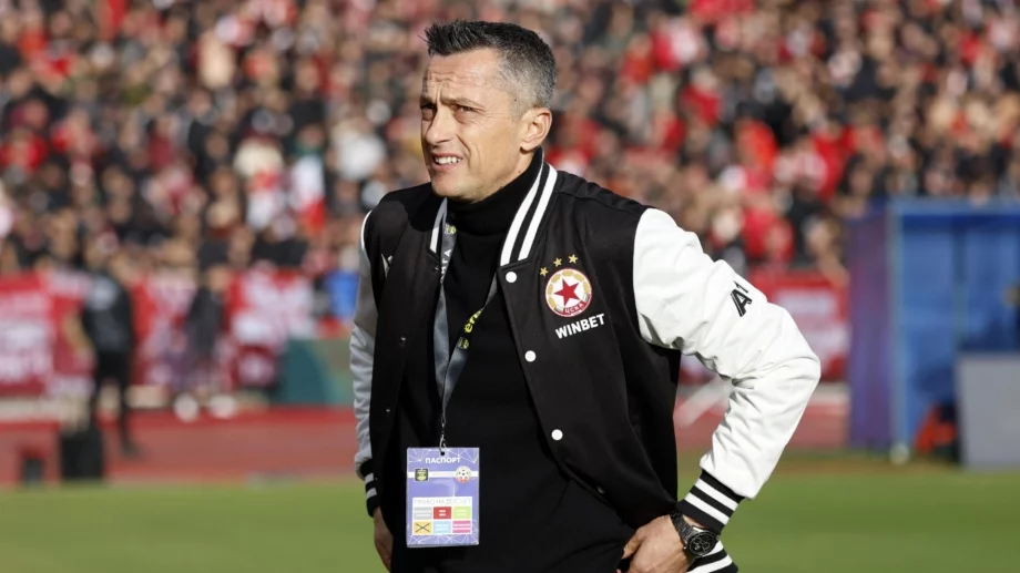 Взет за баснословна сума пари, а Янев го изхвърли от състава - ЦСКА се видя в чудо, но (май) се намери решение