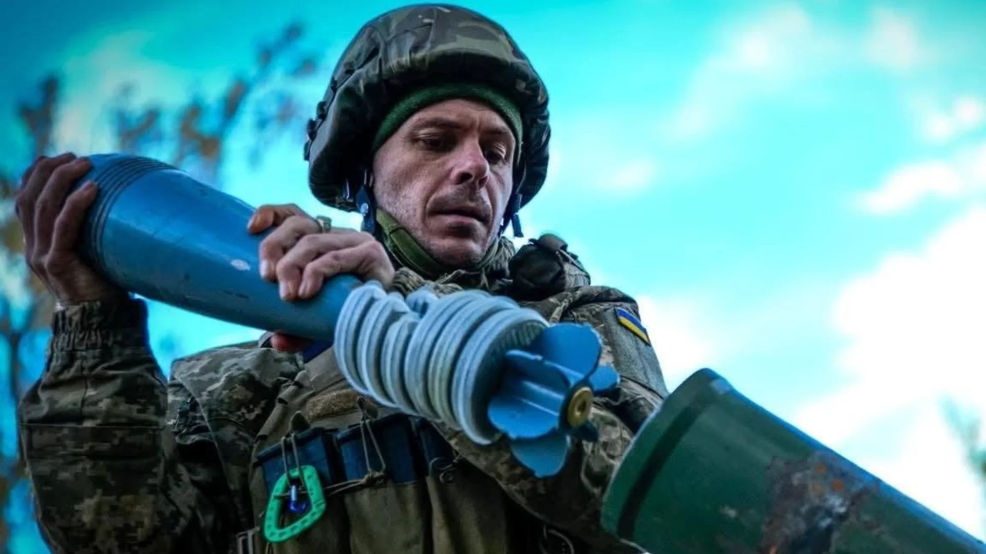 Украйна се е съгласила да ограничи армията си: FT