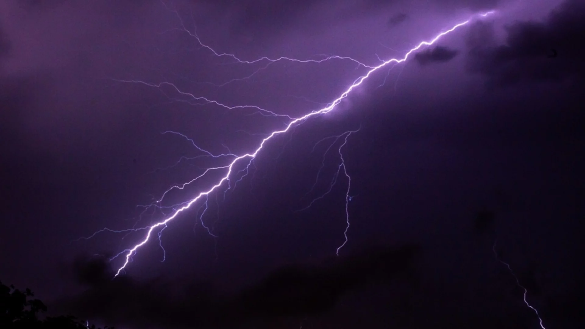 Мълния разруши къща в Хърватия