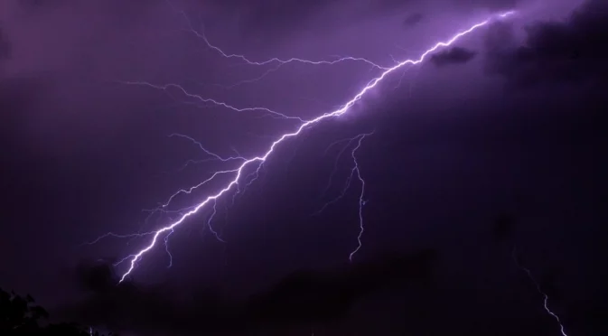 Мълния разруши къща в Хърватия