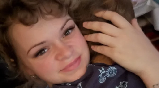 Памела се бори да остане със сина си