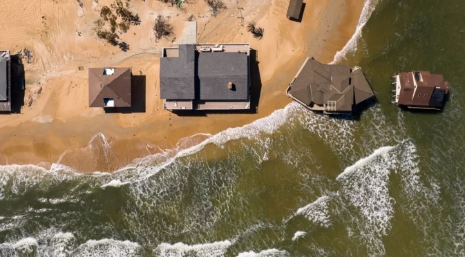 Веднъж на 300 години: Буря потопи Тайланд, има загинали (ВИДЕО)