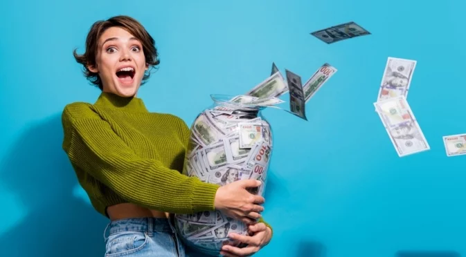 През 12-тият месец: Числото 12 развързва торбата с парите за 3 зодии!