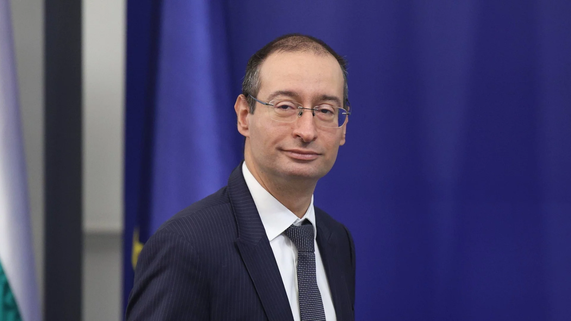 Икономист: Проблемът на бюджета е твърде раздутата разходна част