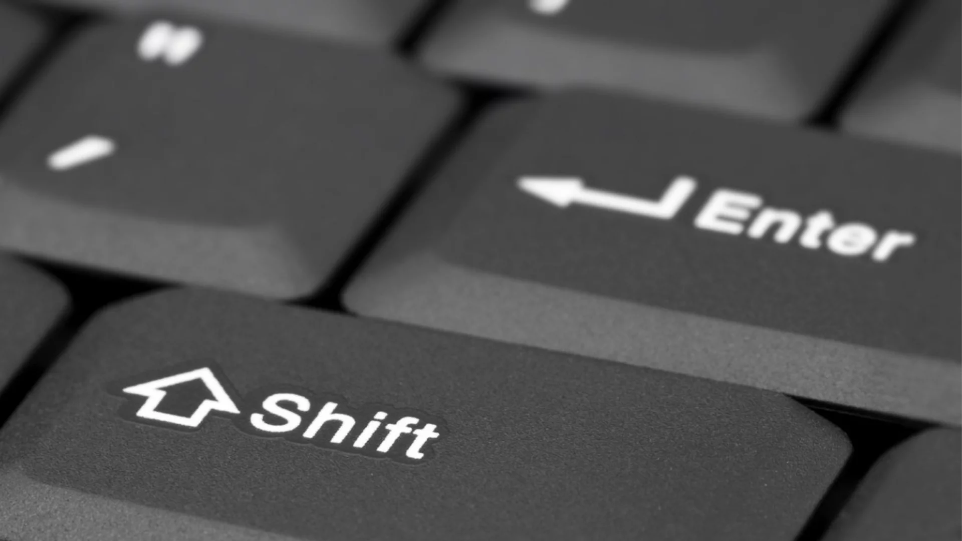 Дядо зад клавиатурата: Заплашвал важен гръцки политик