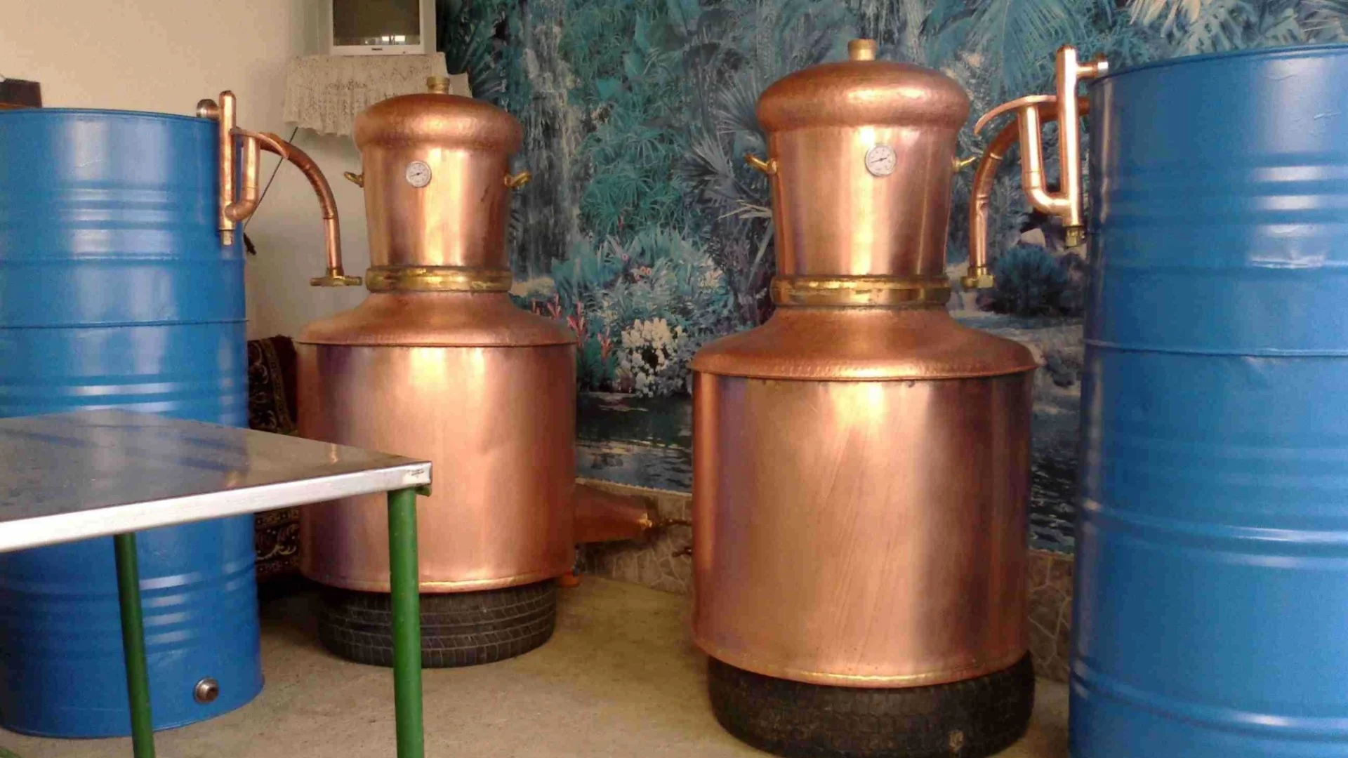 Нелегален казан за ракия и алкохол менте хванаха в Пазарджишко