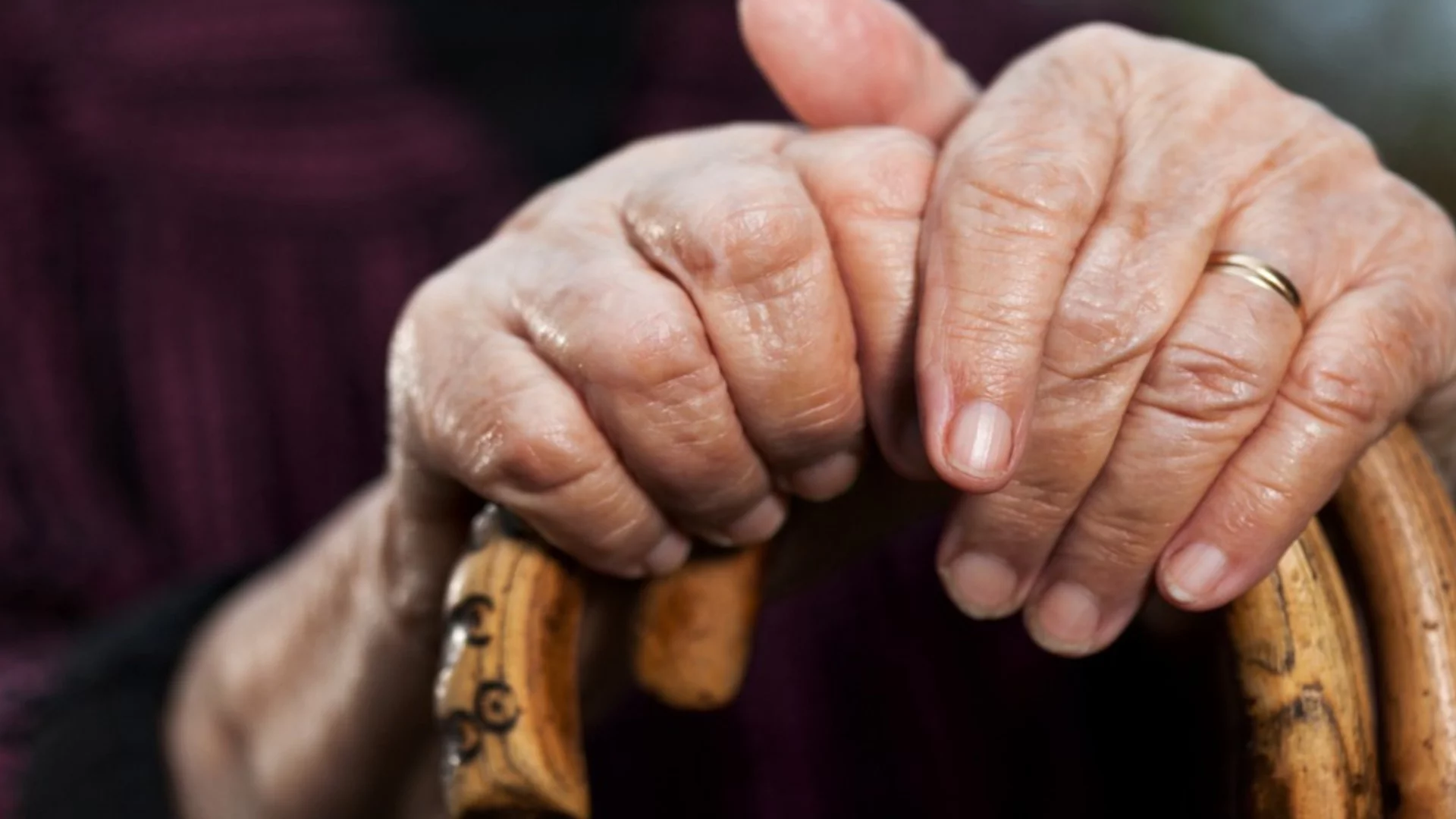 Сляпото петно ​​на домашното насилие: Никой не чува битите баби