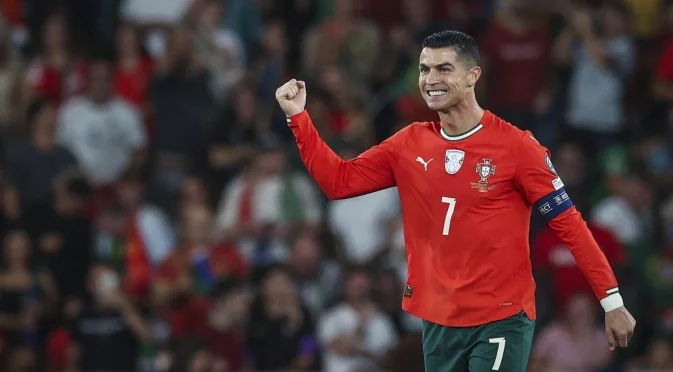 Двоен аршин? ФИФА погали Кристиано Роналдо, докато УЕФА унищожи Луис Диас