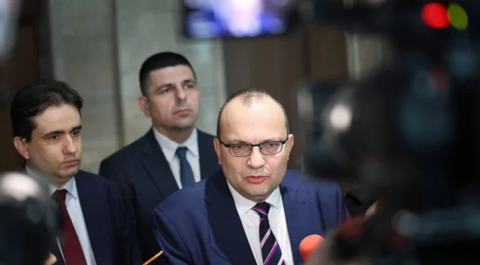 "Това правителство започва да става опасно за финансовата система": Мартин Димитров заговори за 25-годишен рекорд