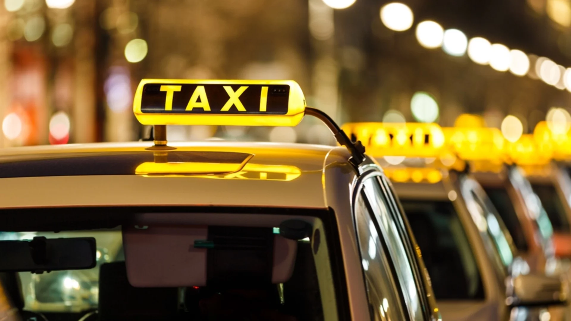 "От време оно в Пловдив": Плащаш и без да си в таксито - знаят ли клиентите?