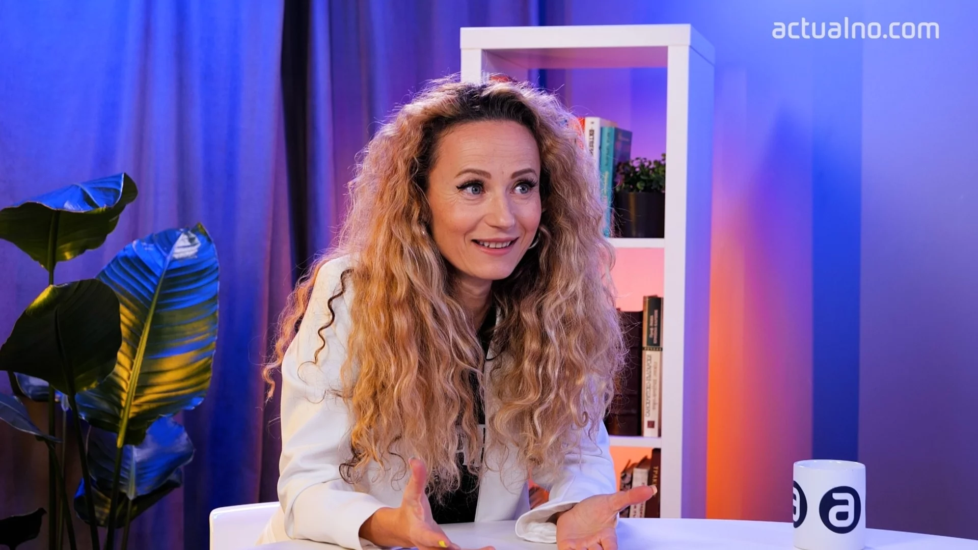 "Човек е роден, за да дава, а не да взима": Деси Добрева в Студио Actualno (ВИДЕО)