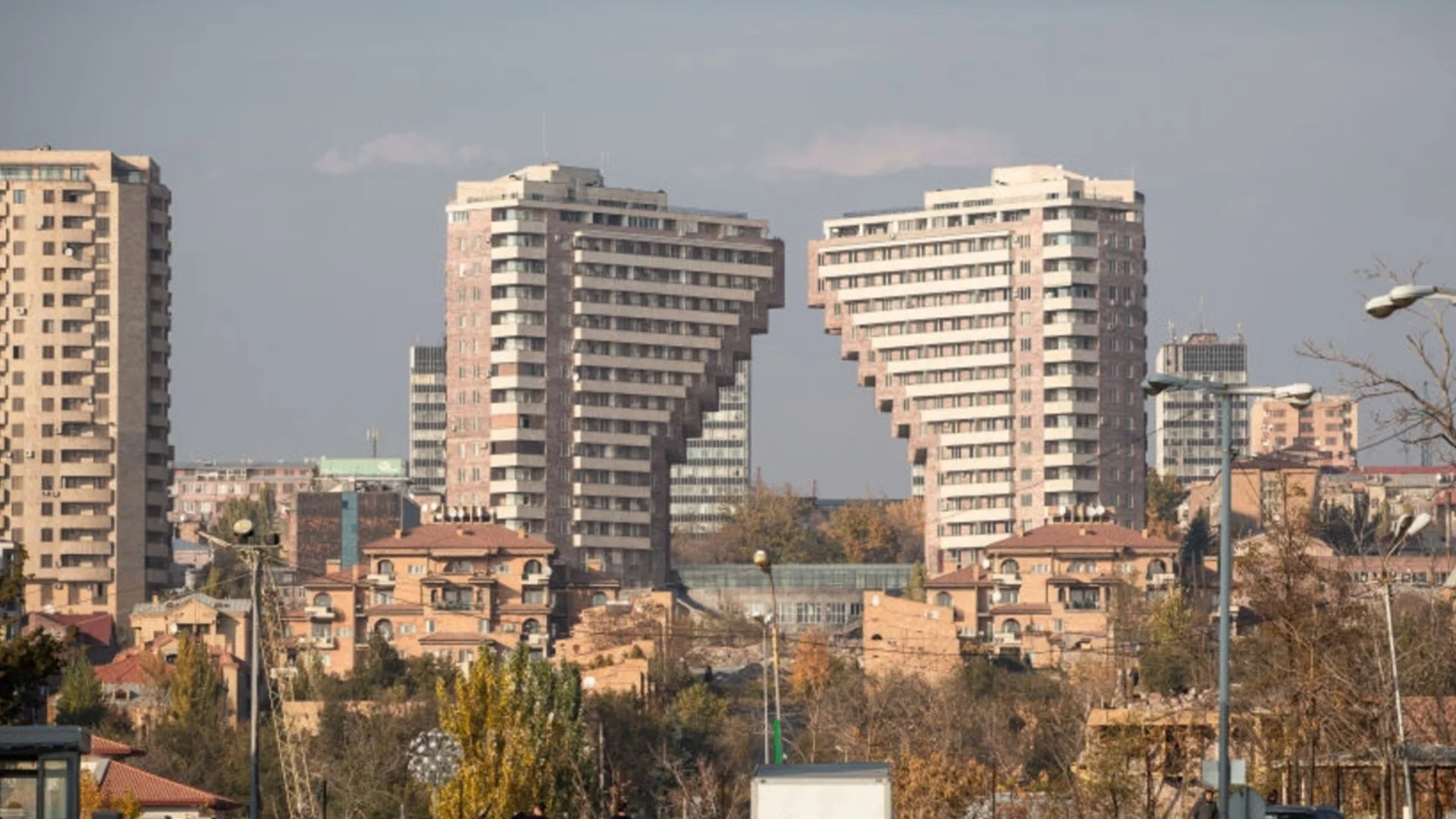 Как Русия създава "двойници" - паралелна реалност от сайтове в Армения 