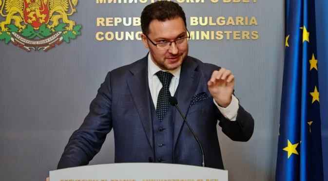 Колеги, прибирайте се, че вдигат заплатите