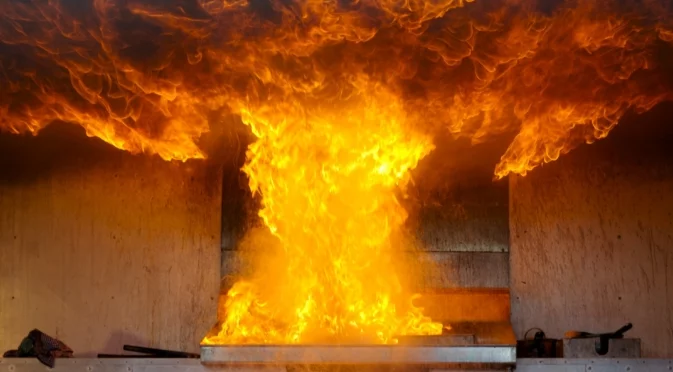 Огромен пожар в болница в Испания (ВИДЕА)