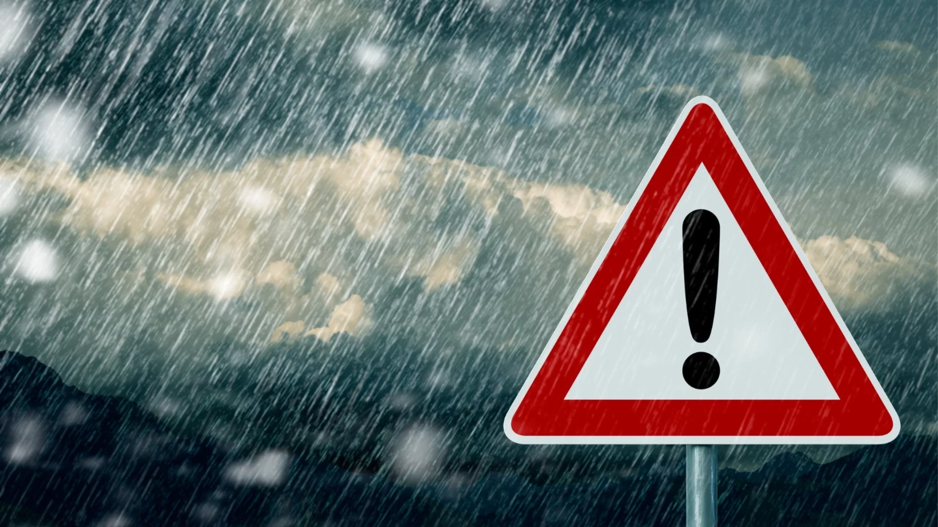 Дъжд, бури и градушки: Червен код за лошо време в Гърция