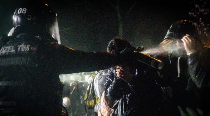 Хакерство и сексуални престъпления: Над 400 задържани в Турция (ВИДЕО)