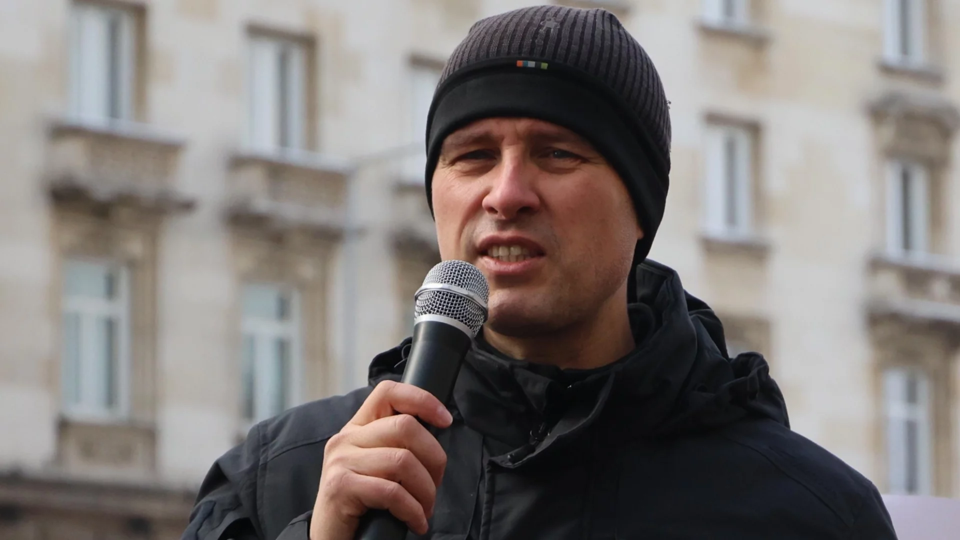 "Благодаря на полицаите, че са изчакали децата": Ивелин Михайлов потвърди, че домът му е обискиран