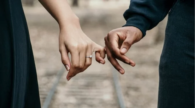 Истината за първата среща: Защо перфектният образ може да ви провали