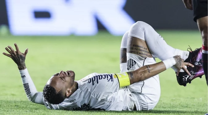 Огромен проблем за Сантос: Неймар е аут до края на годината и няма да може да помогне в битката за оцеляване