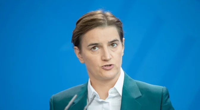 Като у нас: Сърбия променя закон, за да стане собственик на петролната компания НИС